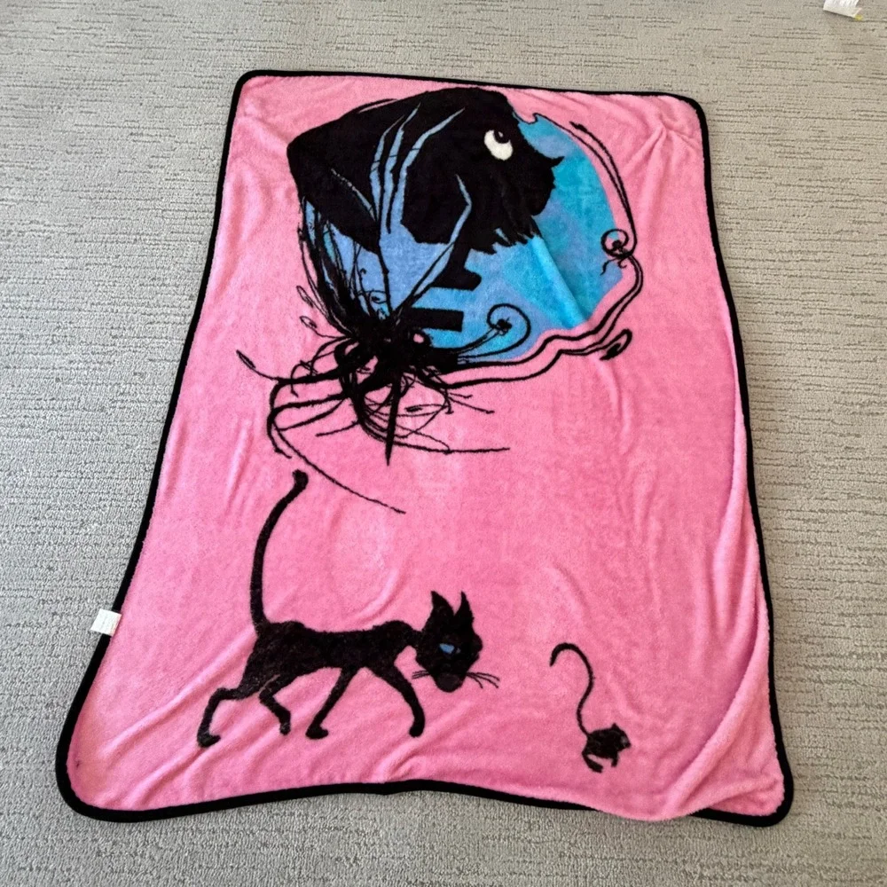 Coraline Profile Black Cat Mouse Fleece Throw‎ Blanket Pink Black Hot Topic
